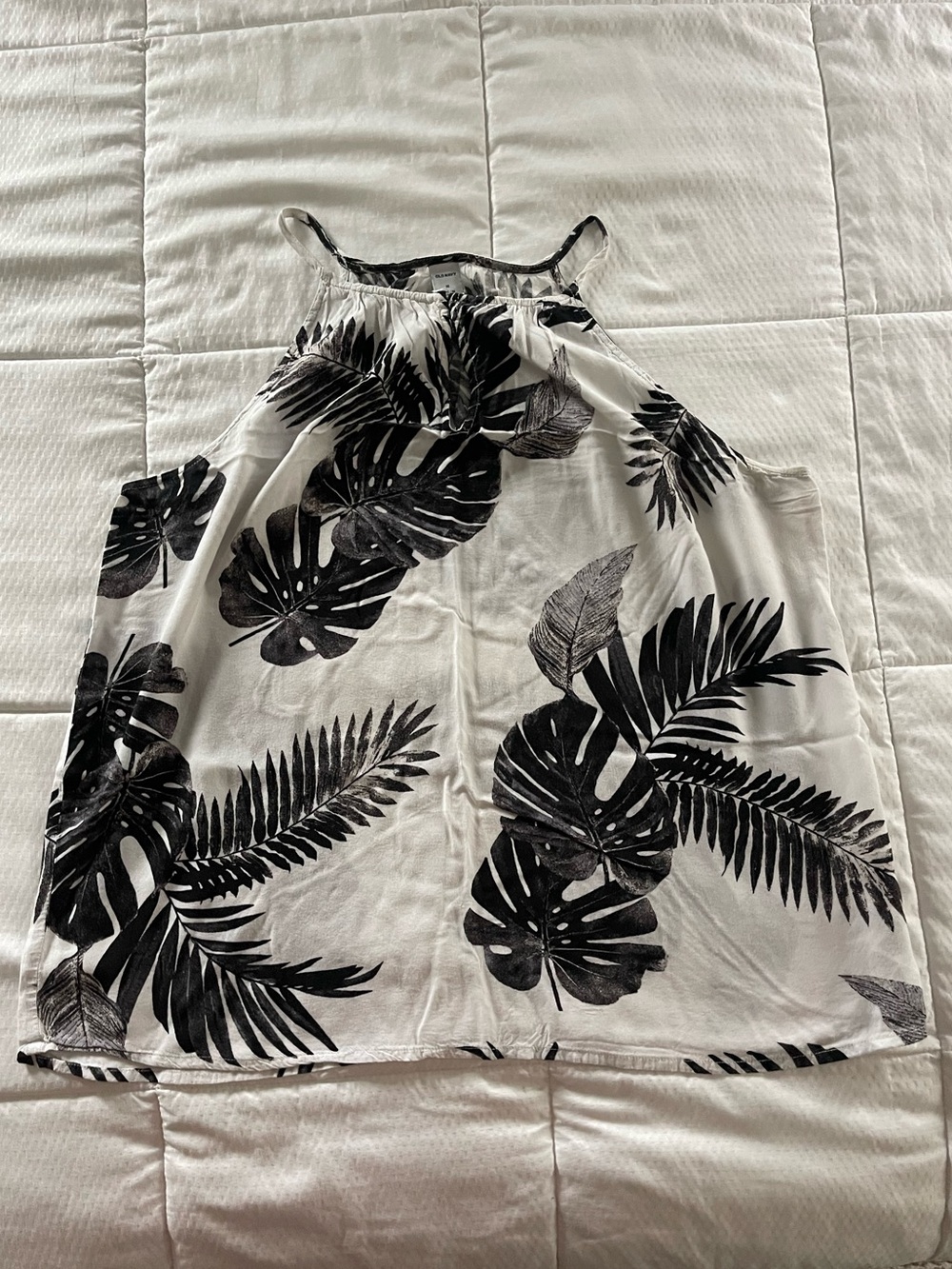 Women’s Old Navy White Top with Black Tropical Leaf Print